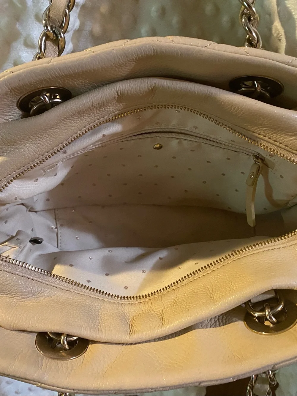 kate spade Quilted Leather Shoulder Bag in Cashew w/ Chain Straps & storage bag.